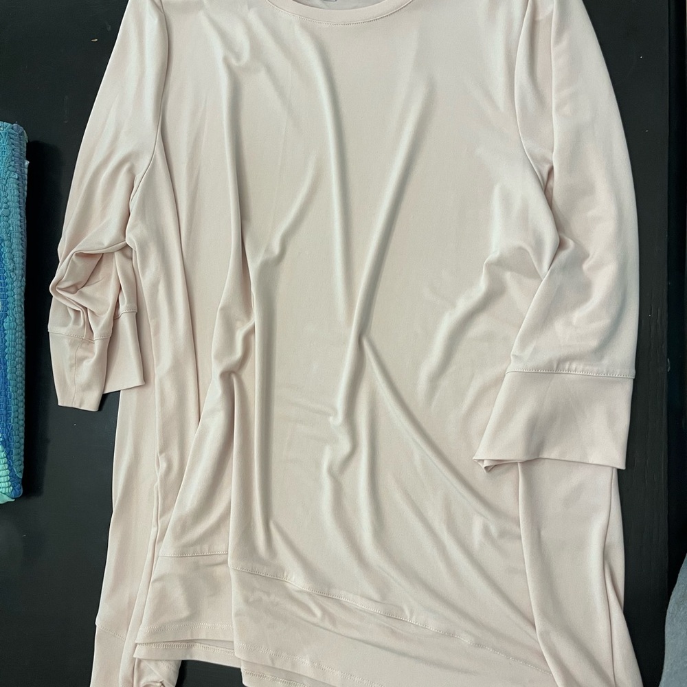 Women's Calvin Klein top. Peachy/pink color, long sleeves